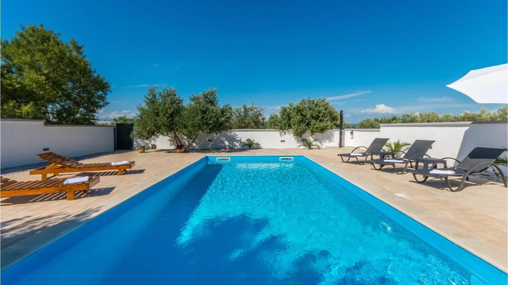 2 Bedroom Lovely Home In بيوغْغاد نا موغو كرواتيا