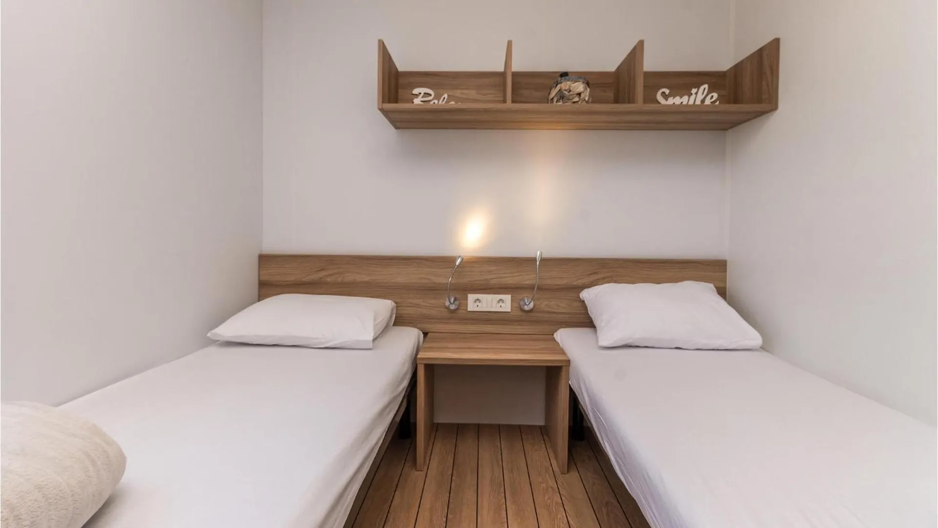 2 Bedroom Lovely Home In بيوغْغاد نا موغو كرواتيا